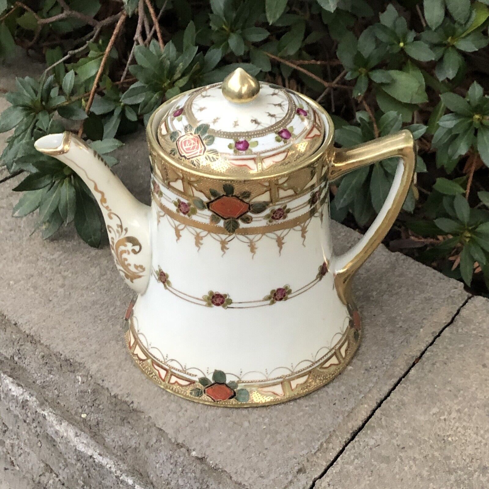 Japanese Vintage Hand Painted Floral And Gold Gilt Coffee Tea Pot